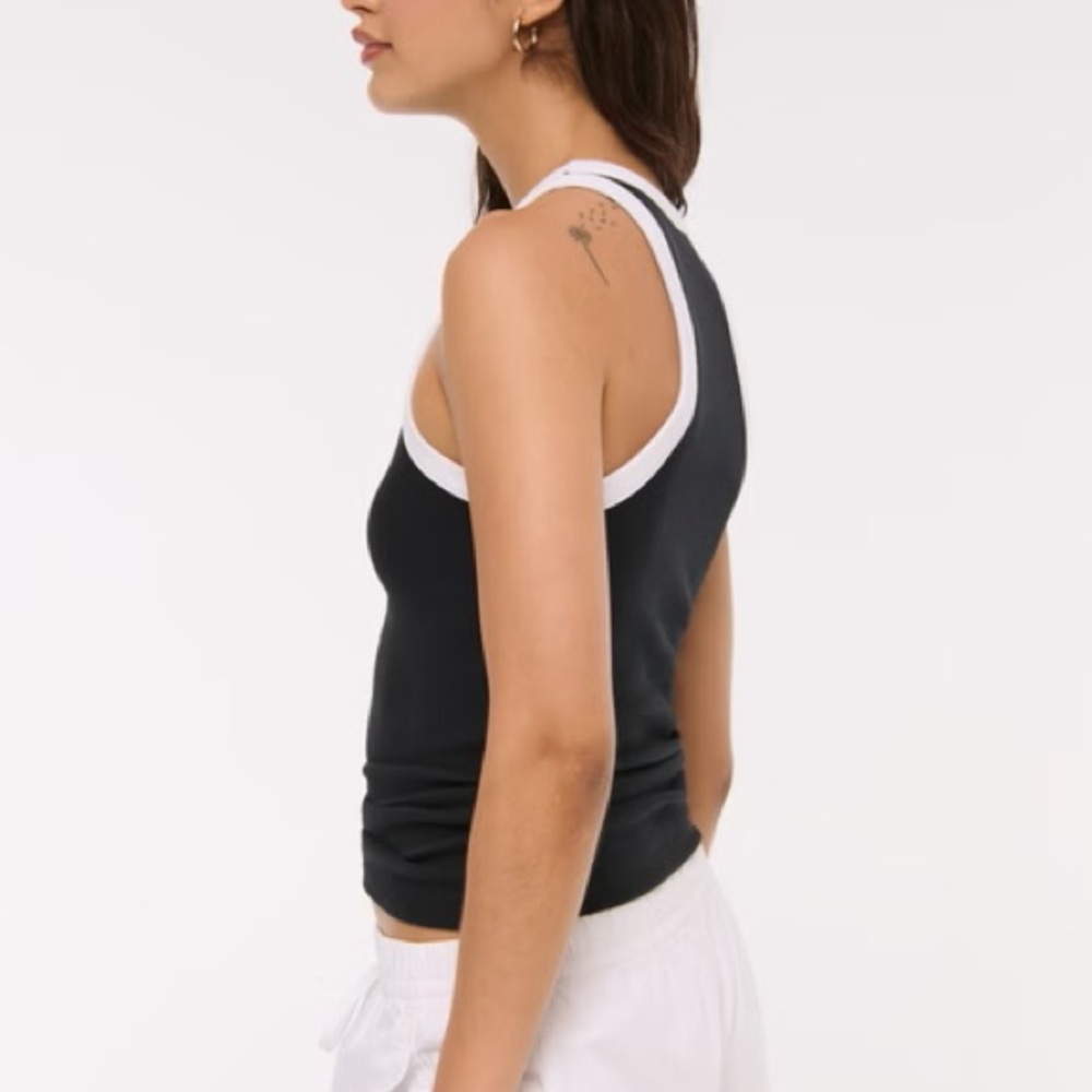 Black Essential Tuckable High-Neck Rib Tank - Picture 5 of 8